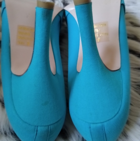 Wild Diva Round Toe Blue Heels - Picture 7 of 7